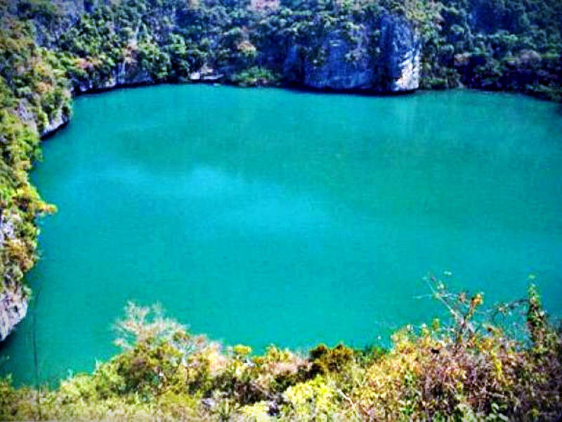 Lagoon of Ao Phranang