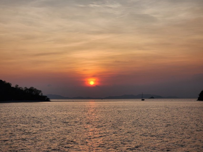 ทัวร์ 7 เกาะ ชมพระอาทิตย์ตก + บาบีคิว โดยเรือสปีดโบ๊ท