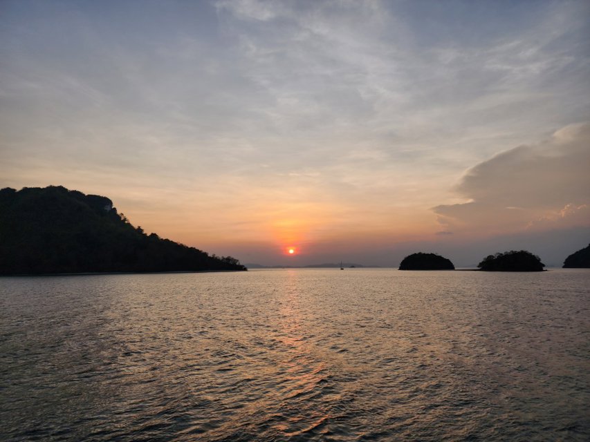 ทัวร์ 7 เกาะ ชมพระอาทิตย์ตก + บาบีคิว โดยเรือหางยาว