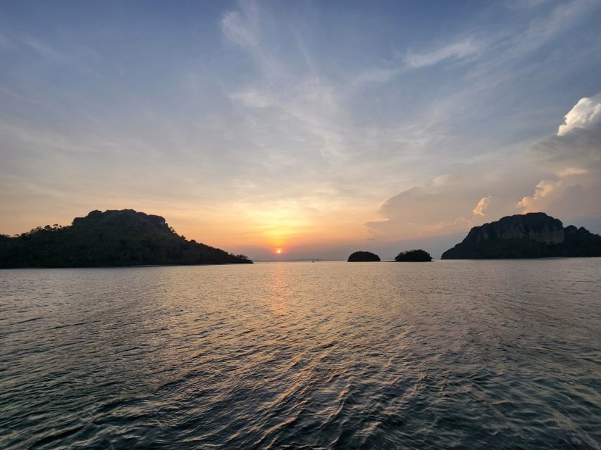 ทัวร์ 7 เกาะ ชมพระอาทิตย์ตก + บาบีคิว โดยเรือหางยาว