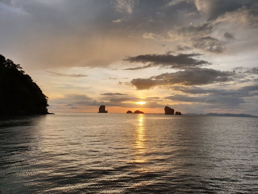 ทัวร์ 7 เกาะ ชมพระอาทิตย์ตก + บาบีคิว โดยเรือหางยาว