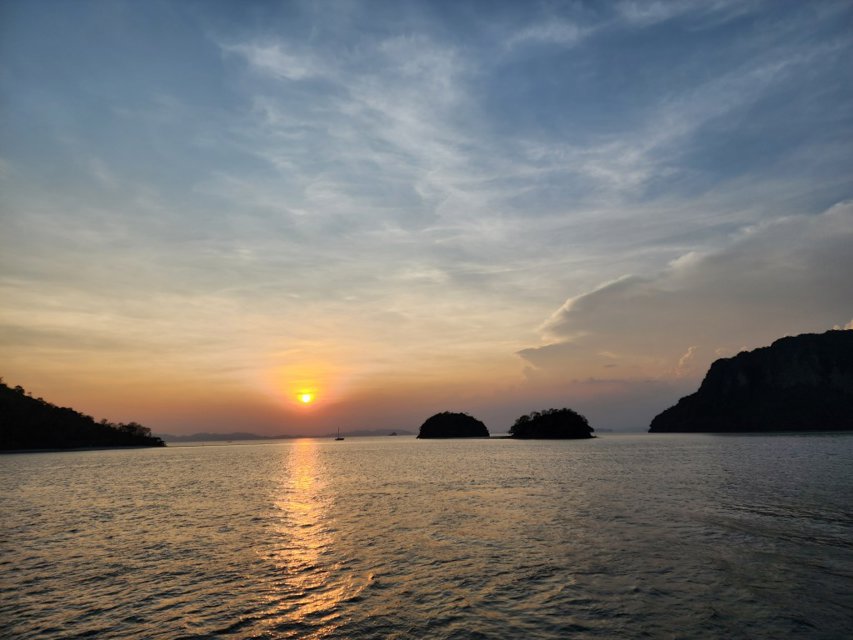 ทัวร์ 7 เกาะ ชมพระอาทิตย์ตก + บาบีคิว โดยเรือสปีดโบ๊ท
